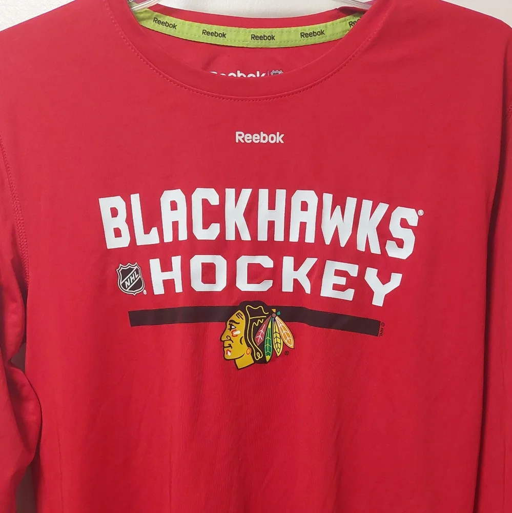🤑5/$25 REEBOK Center Ice Chicago Blackhawks Playdry LS Performance Tee